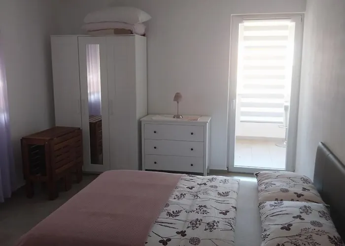 アパート Perla 55 ポレッチ